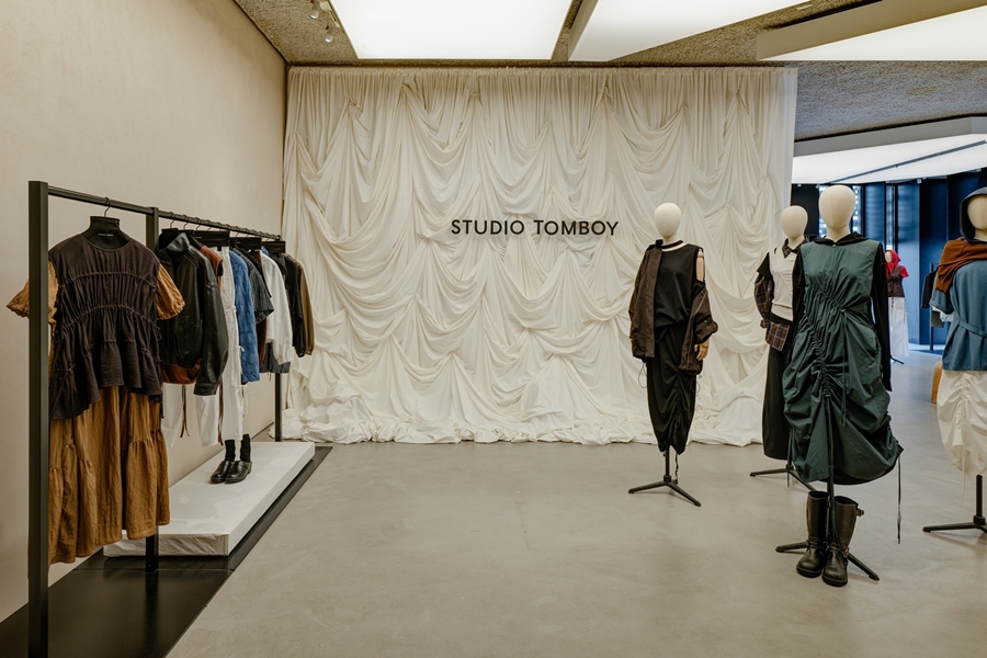 [신세계톰보이] 스튜디오 톰보이·보브, 바이어 컨벤션 열고 리브랜딩 컬렉션 공개